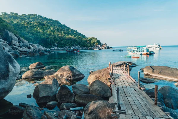 ทะเลเขตร อนฤด ทางเด นไม บนเกาะเต ประเทศไทย — ภาพถ่ายสต็อก