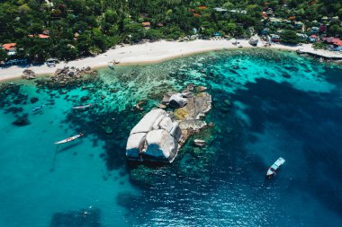 Sahil, körfez ve kayalar Koh Tao, Tayland