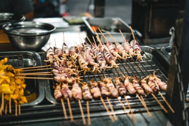 Tayland 'daki markette sokak yemekleri