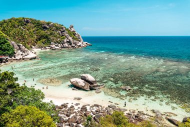 Sahil, körfez ve kayalar Koh Tao, Tayland