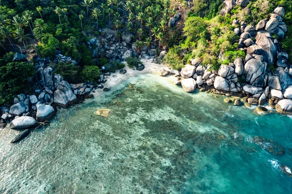 ชายหาด และห นในทะเล เกาะเต ประเทศไทย — ภาพถ่ายสต็อก