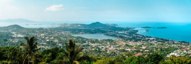 Koh Samui 'deki bir dağdan deniz manzarası, tropik ada.