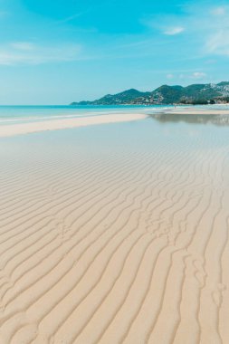 Tropikal adada beyaz plaj, plajlar ve dinlenecek yerler