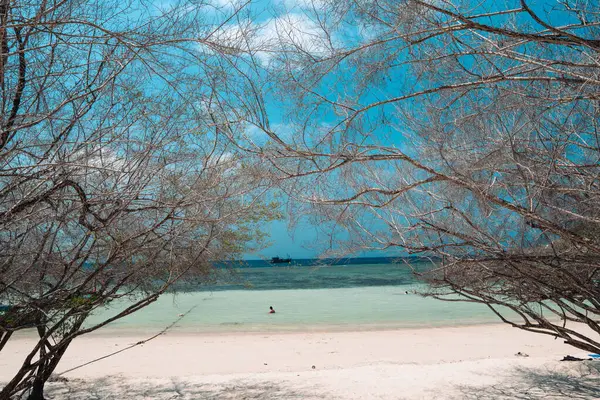 Weißer Strand Auf Tropischer Insel Strände Und Orte Zum Relaxen — Stockfoto