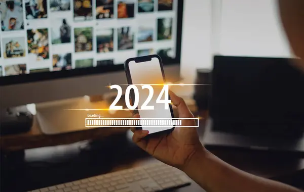 New Year 2024 Celebration Concept Smartphone Desk Home Background — Stock Photo, Image