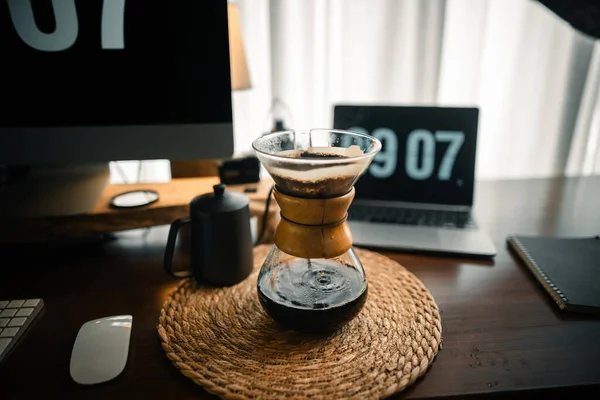 집에서 테이블에 커피를 — 스톡 사진
