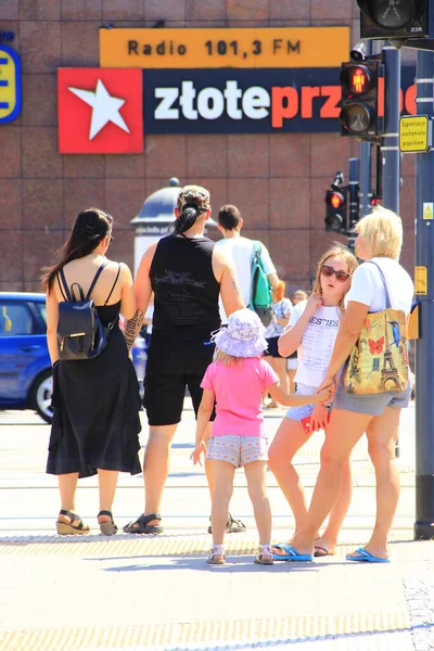 Lodz Poland June 2019 People Cross Crossroads Pedestrian Crossing City — Stock Photo, Image