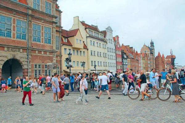 Gdańsk Polska Czerwca 2019 Architektura Nowoczesna Gdańsku Godziny Szczytu Ulicy — Zdjęcie stockowe