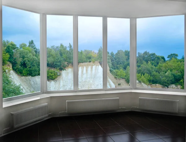 Panoramic Window Overlooking Sandy Cliff View Sand Pit Window Room — ストック写真