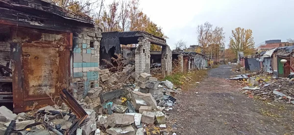 Verbrandde Auto Vernielde Garages Tijdens Oorlog Oekraïne Vernietig Auto Verbrand — Stockfoto