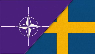 İsveç 'in NATO' ya girmesi. İsveç ve NATO Kuzey Atlantik Antlaşma Örgütü bayrağı. İsveç ve NATO bayrağı. Kumaş yüzeyinde İsveç bayrağı. İsveç ve No.Askeri Bloğun Ulusal Sembolü
