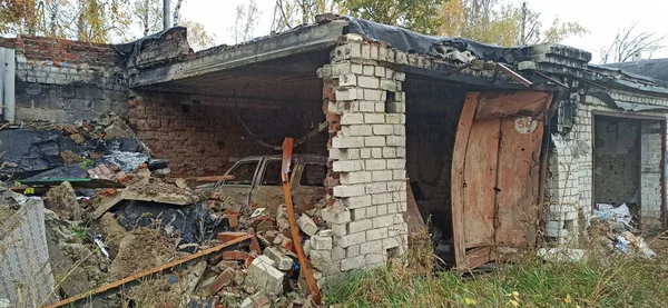 Auto Bruciate Garage Distrutti Durante Guerra Ucraina Auto Distrutte Trasporto — Foto Stock