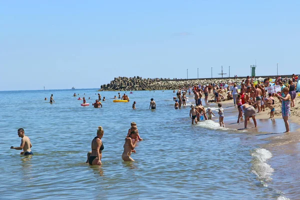 Wladyslawowo Polonia Junio 2019 Gente Relaja Playa Del Mar Báltico — Foto de Stock