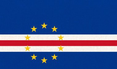 Cape Verde bayrağı. Kumaş yüzeyinde Ulusal Cape Verde bayrağı. Dokulu arka planda Cape Verde Ulusal Bayrağı. Kumaş dokusu. Cabo Verde Cumhuriyeti. Ada ülkesi