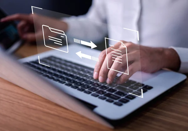 Dosya Aktarım Protokolü dosya alıcısı ve bilgisayar yedekleme kopyası. Dosya paylaşımı izometrik. Belge ve dosyaları çevrimiçi aktarmak için dijital sistem. Veri transferi kavramı.