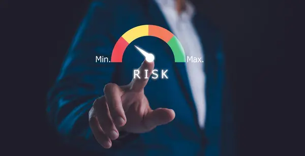 Risk yönetimi, gelecekteki olayları en aza indirgeme, öngörülemeyen zorluklar arasında örgütsel hazırlık ve istikrarın sağlanmasına yönelik riskleri belirleme, değerlendirme ve azaltma sürecidir..