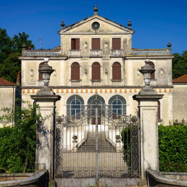İtalya 'nın Veneto, Treviso eyaletindeki Mogliano Veneto' da tarihi bir villa.