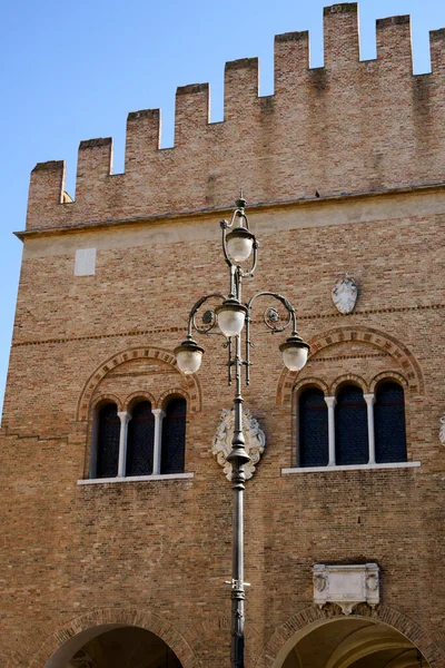 トレヴィーゾ ヴェネト州 イタリアの歴史的建造物の外観 パラッツォ トレチェント — ストック写真