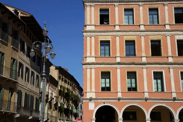 이탈리아 베네토의 트레비소에 역사적 건물들의 — 스톡 사진