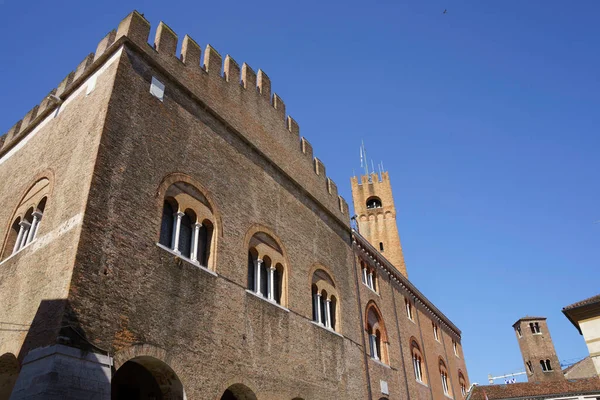 トレヴィーゾ ヴェネト州 イタリアの歴史的建造物の外観 パラッツォ トレチェント — ストック写真