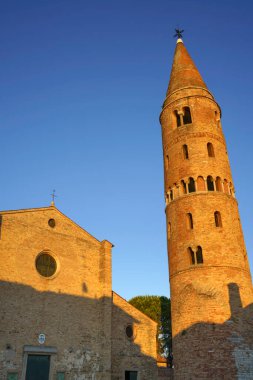 Venedik 'in tarihi Caorle, Veneto, İtalya İkili' nin dışındadır.