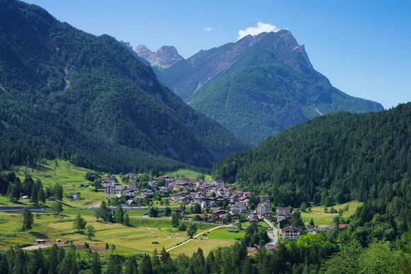 Paisagem Montanhosa Pieve Cadore Província Belluno Veneto Itália Verão Ciclovia — Fotografia de Stock