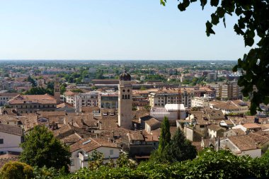 Konegliano 'nun panoramik manzarası, Treviso ili, Veneto, İtalya