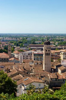 Konegliano 'nun panoramik manzarası, Treviso ili, Veneto, İtalya