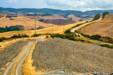 İtalya, Toskana, Siena eyaletinin Ascaniano yakınlarındaki Val d Orcia 'da yaz manzarası