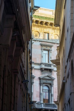 Milan, Lombardy, İtalya: Duomo yakınlarındaki tarihi binalar