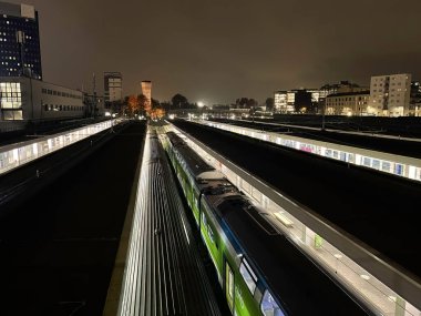 Milano, Lombardy, İtalya 'daki Porta Garibaldi tren istasyonu.