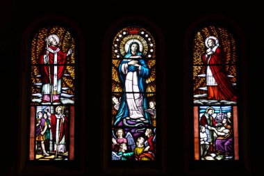 Milan, Lombardy, İtalya: Eski Lourdes kilisesinin içi