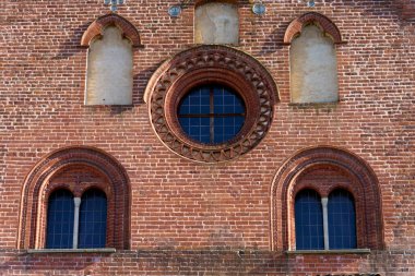 Morimondo, Milano eyaletinin ortaçağ manastırının dışı, Lombardy, İtalya