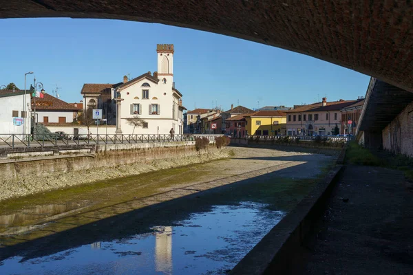 Gaggiano Prowincja Mediolan Lombardia Włochy Widziany Spod Mostu Nad Naviglio — Zdjęcie stockowe