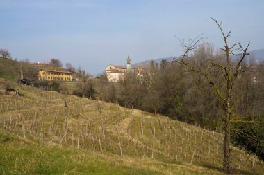 Şubat ayında Curone ve Montevecchia, Lecco, Brianza, Lombardy, İtalya 'daki doğal parkın manzarası