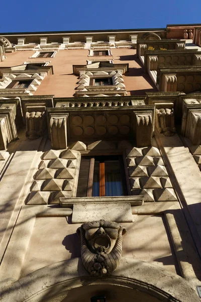 Milán Lombardía Italia Fachada Del Antiguo Edificio Residencial Largo Vía — Foto de Stock