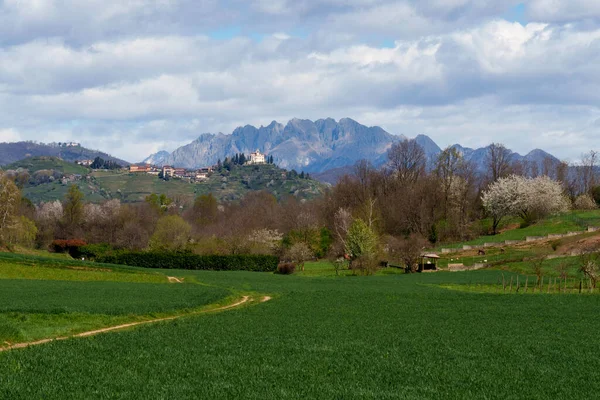 意大利伦巴第蒙扎省Usmate和Lomagna附近Brianza的农村景观 — 图库照片
