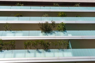 Della Moscova, Milan, Lombardy, İtalya boyunca balkonları olan modern yerleşim yerleri.