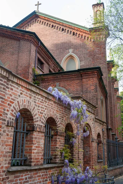 Milan Lombardie Itálie Zahrada Podél Marca Marchi Blízkosti Protestantského Kostela — Stock fotografie