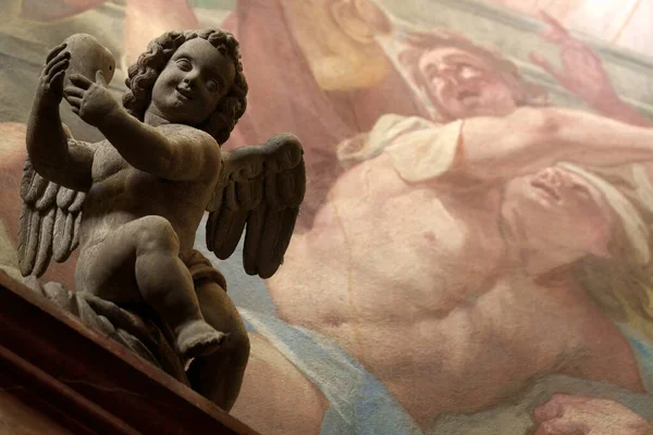 伦巴第 意大利 中世纪圣马可教堂的内部 — 图库照片