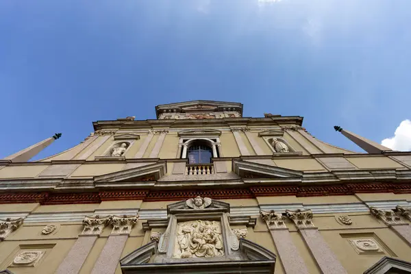Экстерьер Исторической Certosa Garegnano Милане Ломбардия Италия — стоковое фото