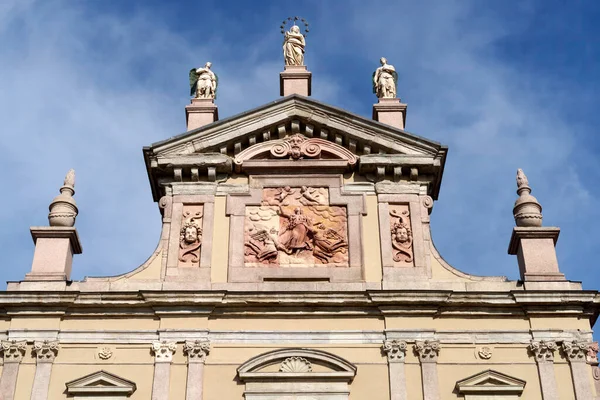 イタリア ロンバルディア州ミラノの歴史的なCertosa Garegnanoの外観 — ストック写真