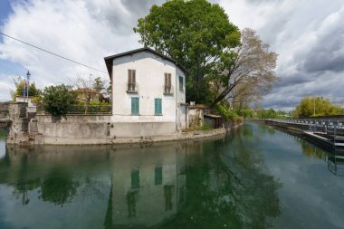 Martesana Kanalı, Milan, Lombardy, İtalya yakınlarındaki tarihi ev