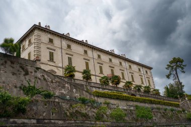 Vaprio, Milan, Lombardy, İtalya 'daki Martesana Kanalı boyunca tarihi bina
