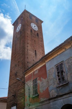 Pontecurone 'daki tarihi kule, Alessandria ili, Piedmont, İtalya