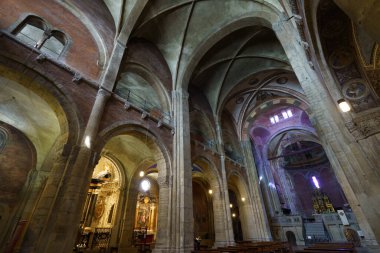 Pavia, Lombardy, İtalya 'daki ortaçağ San Michele Maggiore kilisesi.