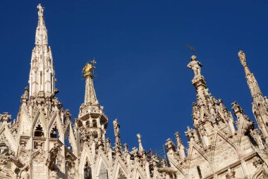 Milano, Lombardiya, İtalya Duomo 'sunun dışı. Gotik tarzda ortaçağ katedrali.