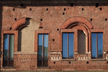 Arcivescovado Sarayı, Milano, Lombardy, İtalya 'daki katedralin yanındaki tarihi bina.