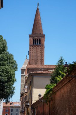 Piacenza, Emilia-Romagna, İtalya: Scalabrini Caddesi ve Katedral