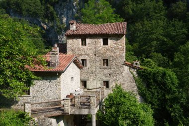 Castelnuovo Garfagnana yakınlarındaki tarihi köy, Lucca ili, Toskana, İtalya